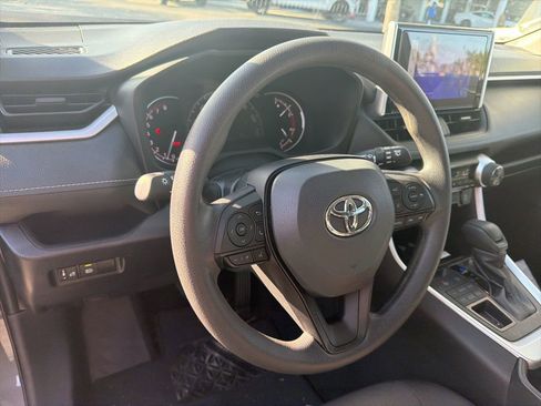 Used 2025 Toyota RAV4 XLE image 9