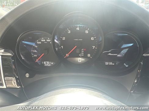 Used 2017 Porsche Macan image 30