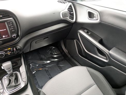 Used 2025 Kia Soul LX w/ LX Technology Package image 22