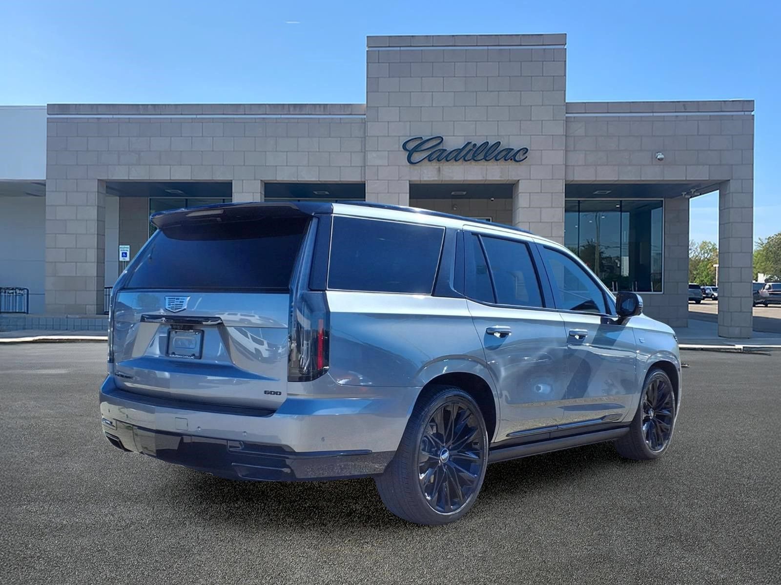 Certified 2026 Cadillac Escalade Platinum Sport w/ LPO, ONYX Package AWD/4WD image 4