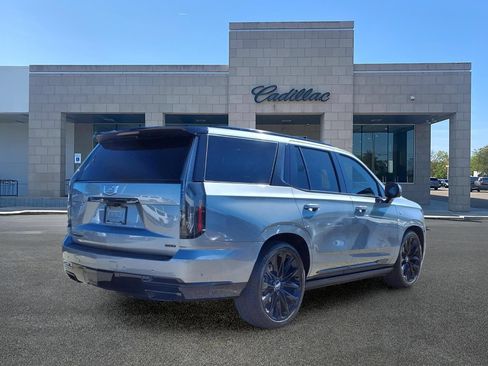 Used 2026 Cadillac Escalade Platinum Sport w/ LPO, ONYX Package AWD/4WD image 4
