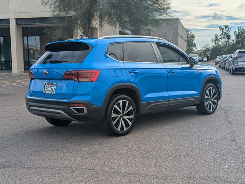 Used 2022 Volkswagen Taos SE w/ IQ.Drive SE Package image 3