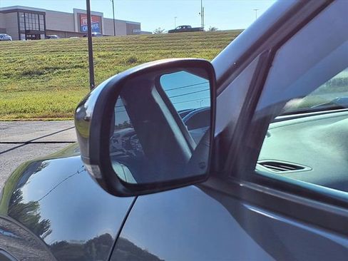 Used 2023 Jeep Cherokee Altitude Lux image 38