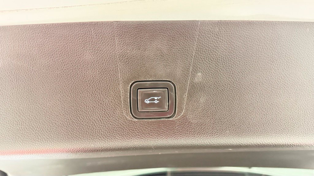 Used 2021 Chevrolet Traverse LT FWD image 35