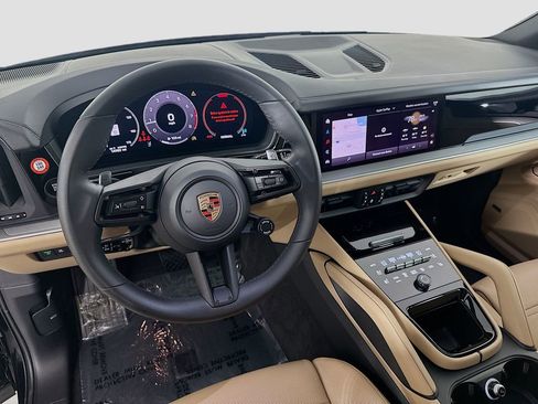 Certified 2025 Porsche Cayenne AWD/4WD image 25