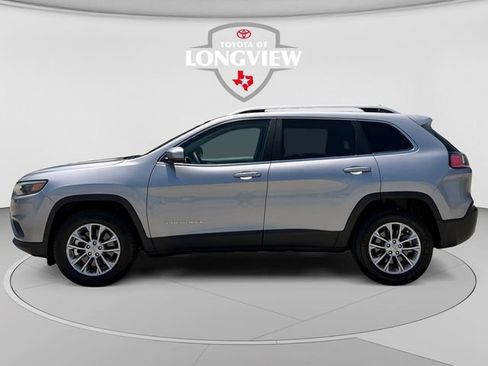 Used 2021 Jeep Cherokee Latitude Plus w/ Sun & Sound Group AWD/4WD image 2
