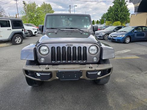 Used 2017 Jeep Wrangler Unlimited Sahara AWD/4WD image 8