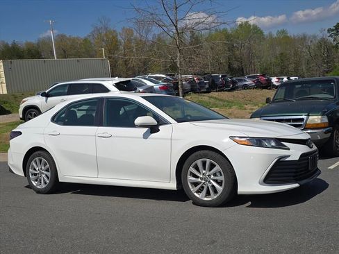 Used 2023 Toyota Camry LE image 1