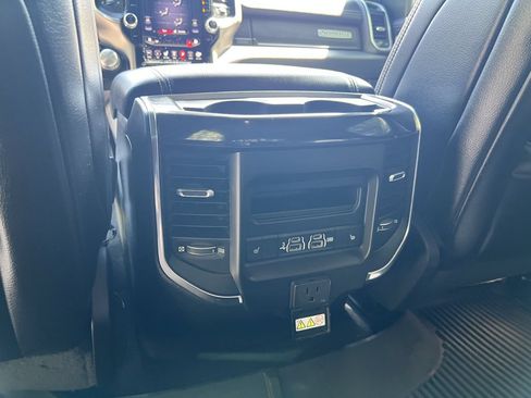 Used 2019 RAM 1500 Laramie AWD/4WD image 19
