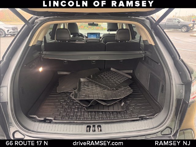 Certified 2023 Lincoln Nautilus Reserve AWD/4WD image 4
