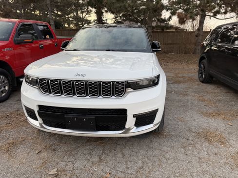 Used 2022 Jeep Grand Cherokee L Summit image 3