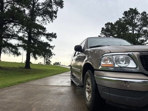Used 2002 Ford Expedition XLT RWD image 22
