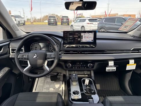New 2026 Mitsubishi Outlander LE AWD/4WD image 21