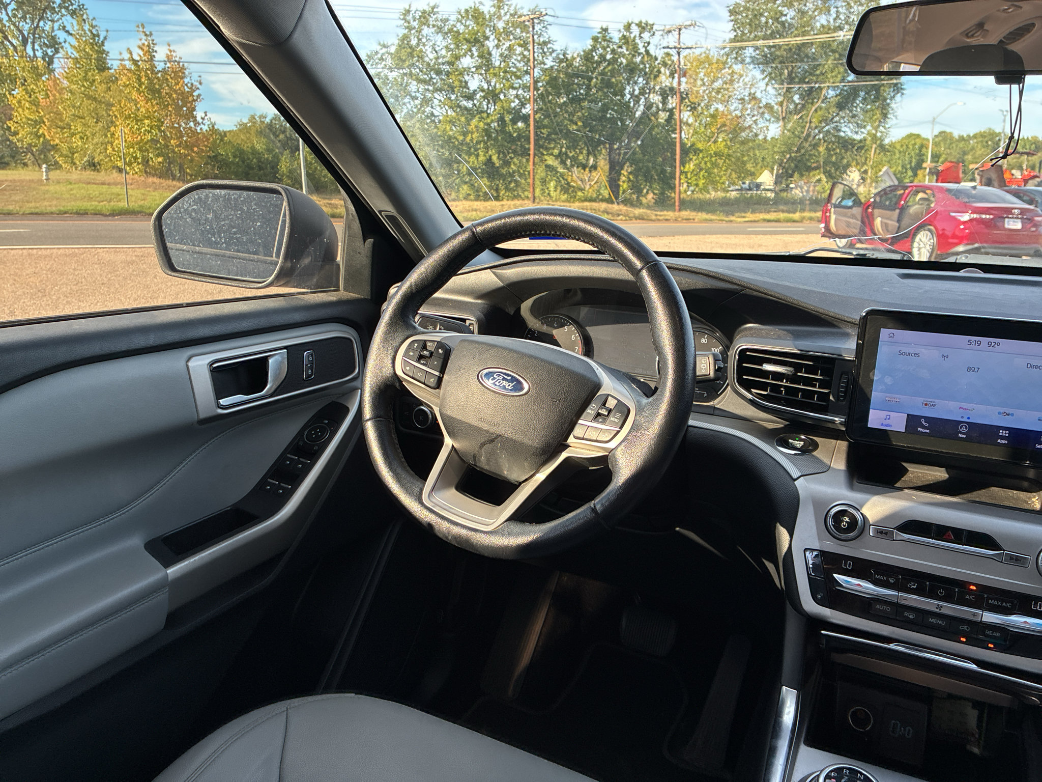 Used 2021 Ford Explorer XLT w/ Equipment Group 202A RWD image 17