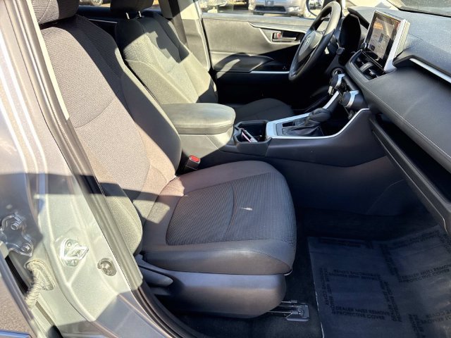 Used 2024 Toyota RAV4 LE AWD/4WD image 9