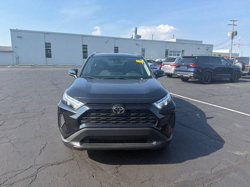 Used 2025 Toyota RAV4 XLE AWD/4WD image 3