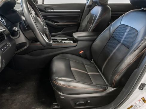 Used 2025 Nissan Altima 2.5 SR AWD/4WD image 9