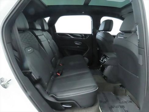New 2025 Bentley Bentayga image 23