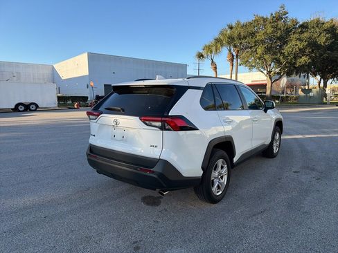Used 2021 Toyota RAV4 XLE image 5