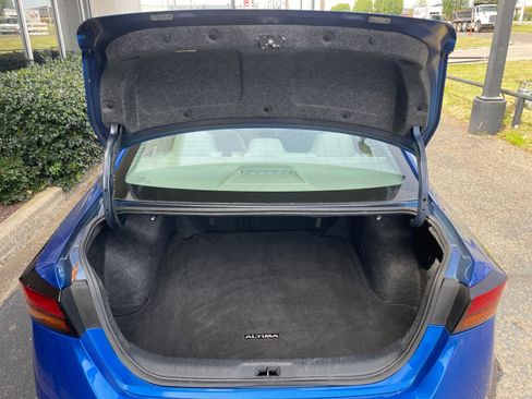 Used 2025 Nissan Altima 2.5 SV image 31