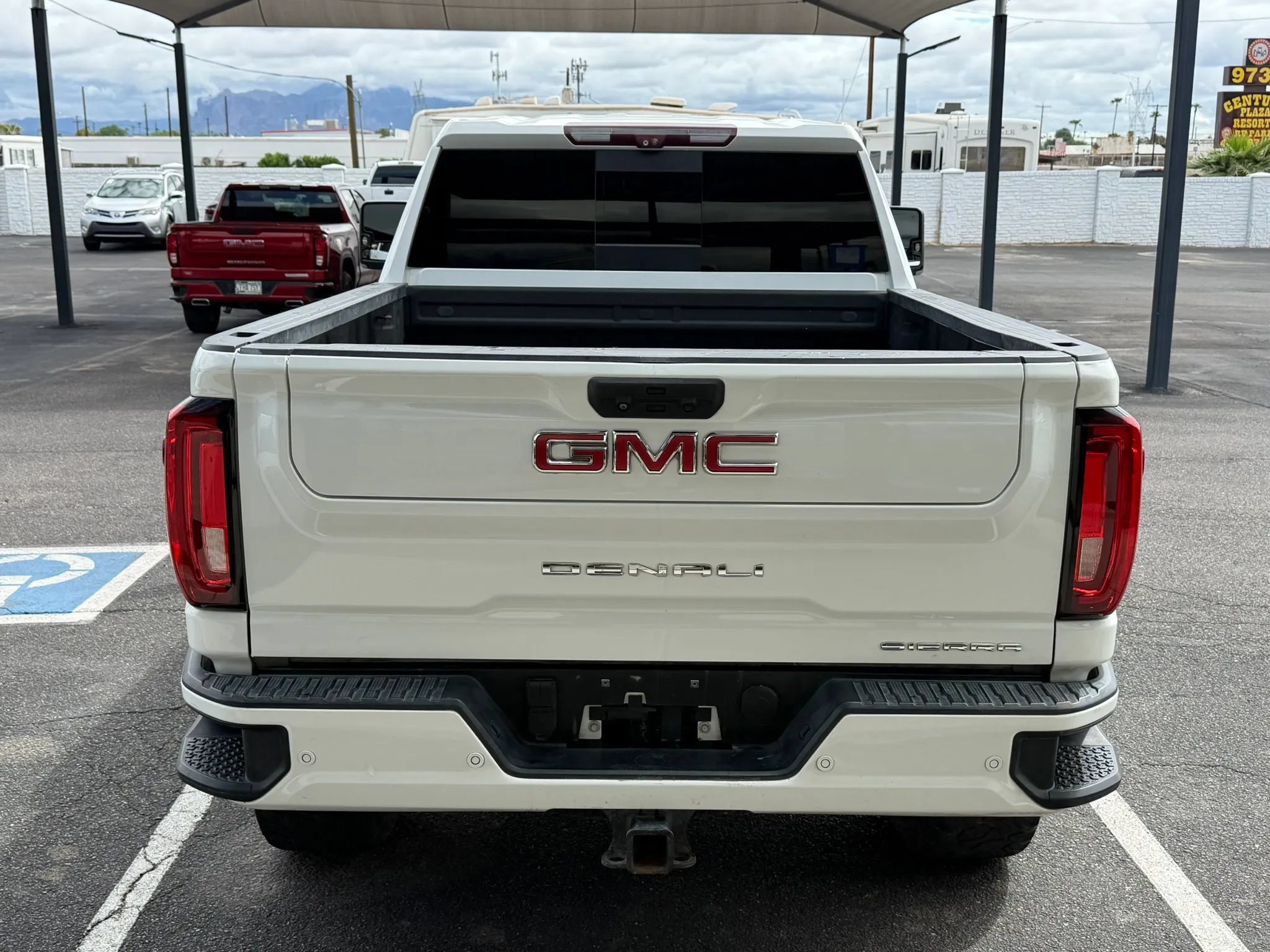 Used 2020 GMC Sierra 2500 Denali w/ Denali Ultimate Package AWD/4WD image 8