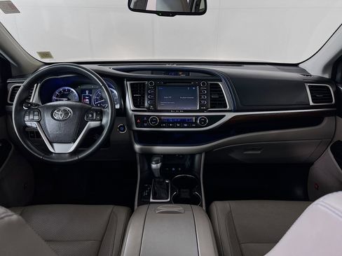 Used 2016 Toyota Highlander Limited image 25