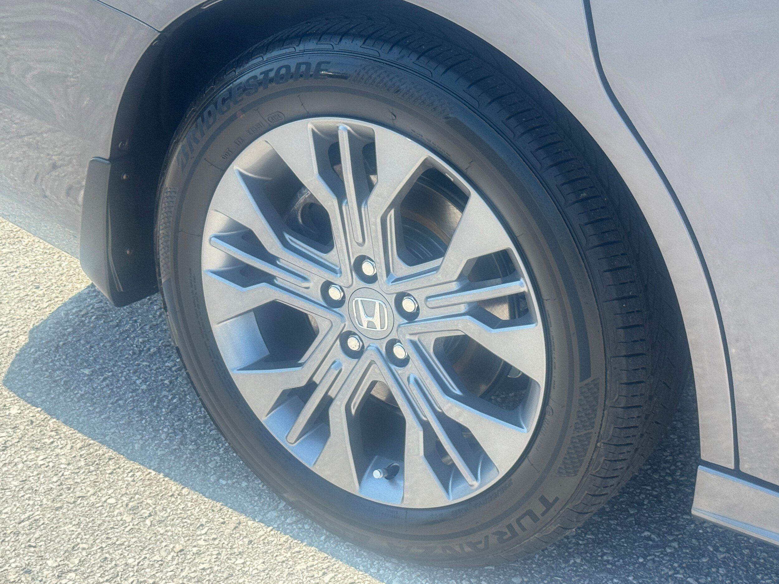 Used 2025 Honda Odyssey Touring image 5