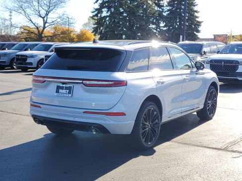 New 2026 Lincoln Corsair Reserve w/ Jet Appearance Package image 4