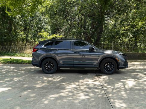 Used 2023 Honda CR-V Sport image 10