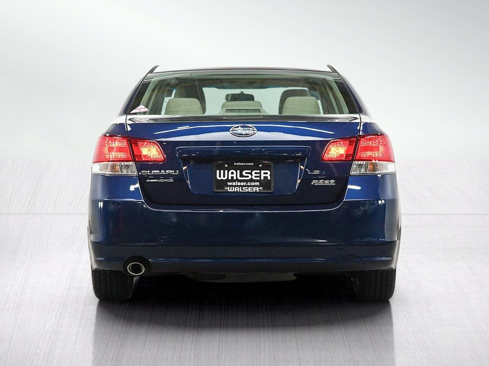 Used 2010 Subaru Legacy 2.5i Premium AWD/4WD image 4