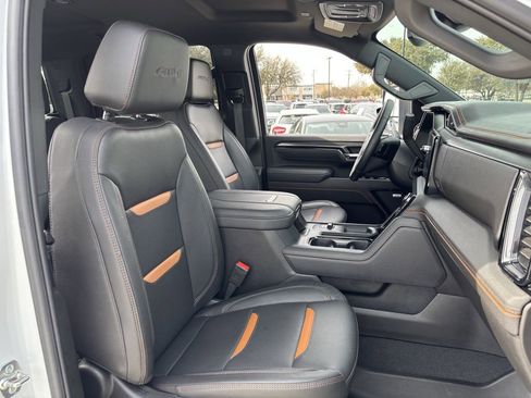 Used 2025 GMC Sierra 2500 AT4 image 26