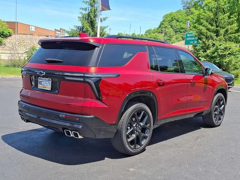 Used 2024 Chevrolet Traverse RS w/ LPO, Floor Liner Package AWD/4WD image 6
