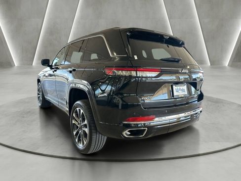 Used 2023 Jeep Grand Cherokee Overland w/ Luxury Tech Group IV AWD/4WD image 4