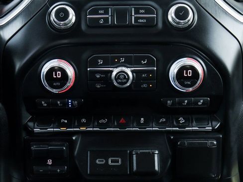 Used 2020 GMC Sierra 1500 AT4 w/ AT4 Premium Package image 32