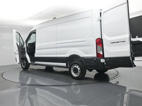 New 2026 Ford Transit 250 148 Medium Roof w/ Load Area Protection Package RWD image 32