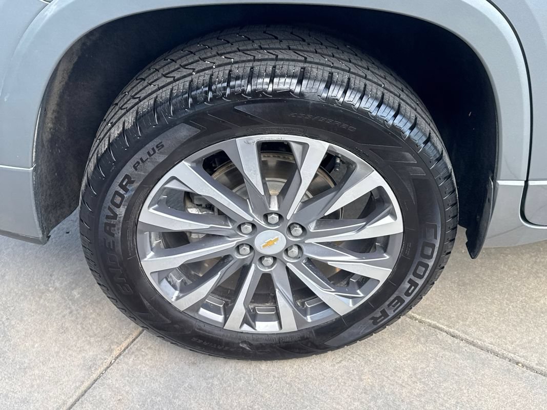 Used 2023 Chevrolet Traverse Premier AWD/4WD image 14