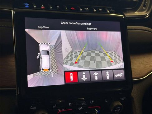 Used 2022 Jeep Grand Cherokee Summit w/ Luxury Tech Group V image 36