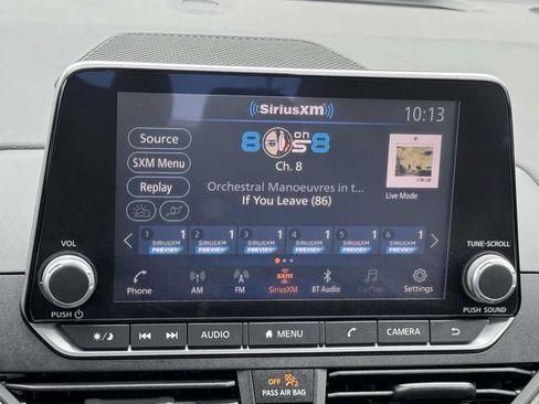 Used 2024 Nissan Altima 2.5 SV FWD image 3
