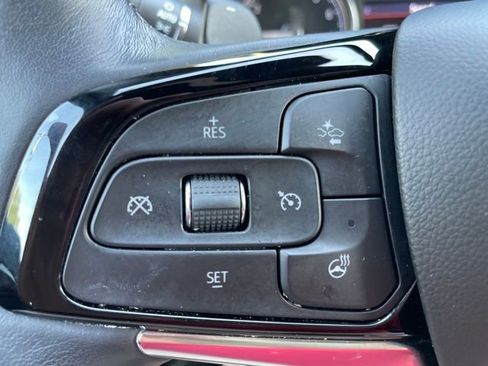 Used 2024 Buick Enclave Essence w/ Experience Buick Package AWD/4WD image 19