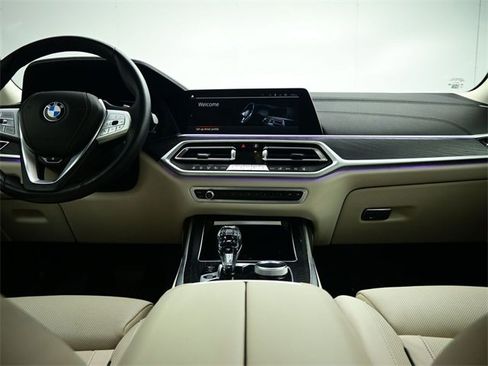 Used 2022 BMW X7 xDrive40i w/ Executive Package image 11
