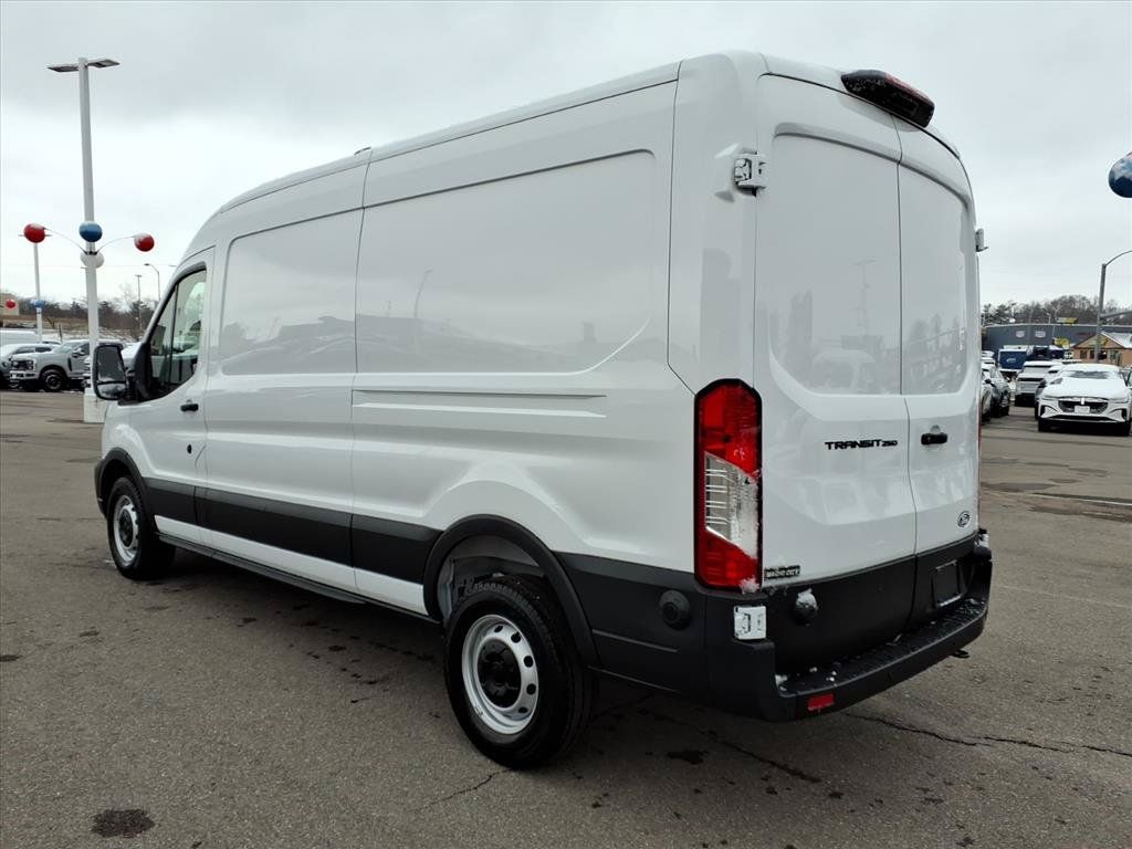 New 2026 Ford Transit 250 148 Medium Roof w/ Load Area Protection Package RWD image 3