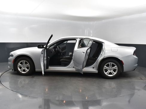 Used 2022 Dodge Charger SXT RWD image 12