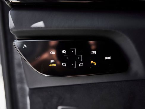 Used 2025 Ferrari Purosangue AWD/4WD image 69