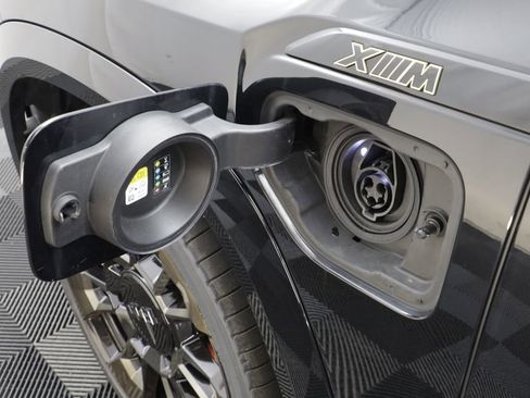 Certified 2023 BMW XM AWD/4WD image 17