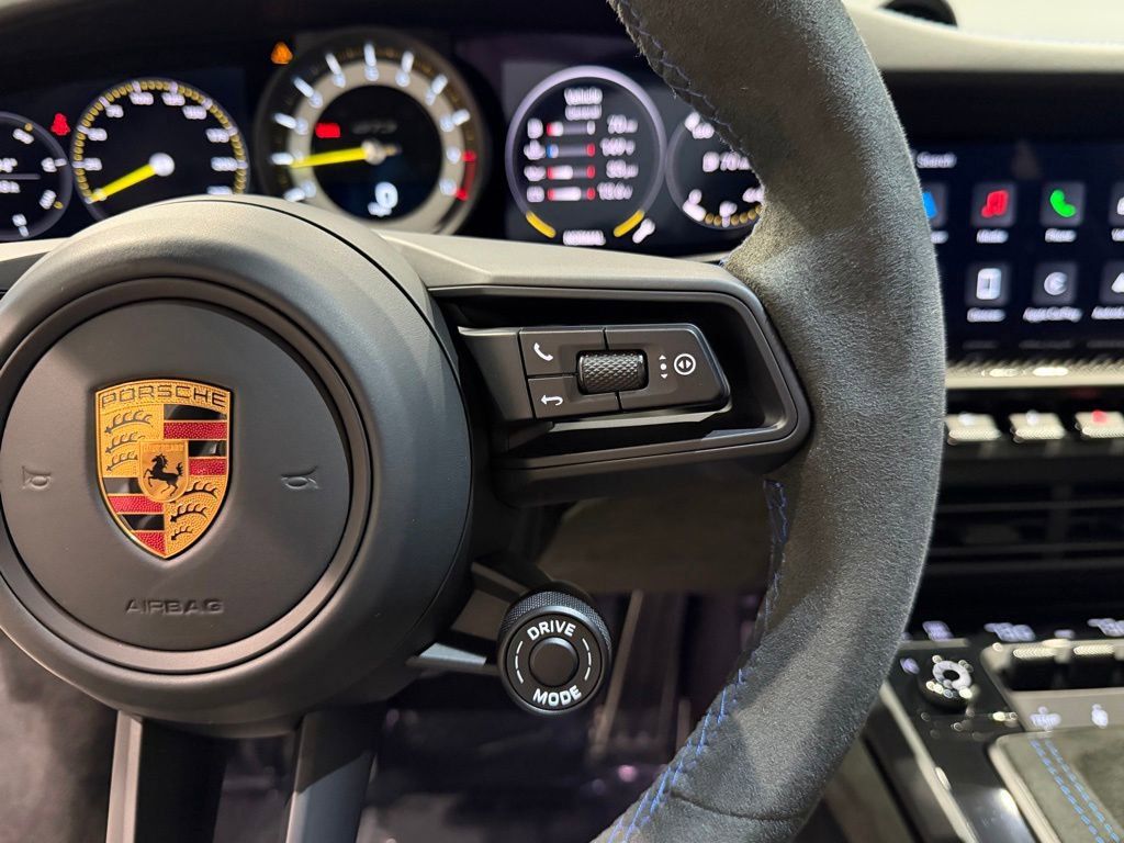 Used 2022 Porsche 911 GT3 w/ Extended Leather Package RWD image 36