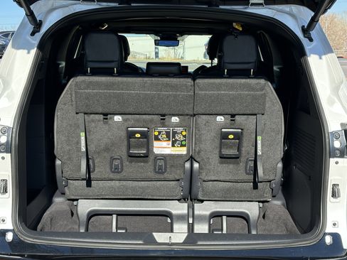 Used 2025 Toyota Sienna Limited image 24