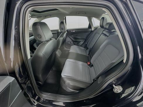 Used 2025 Volkswagen Jetta SE image 25