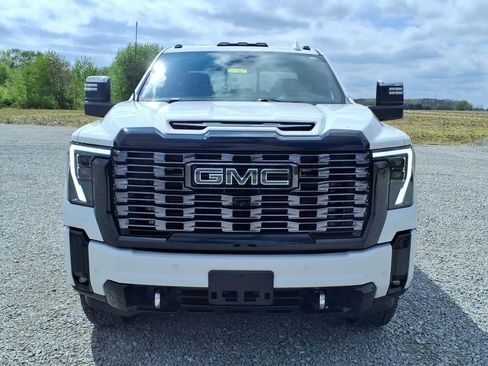 Used 2025 GMC Sierra 3500 Denali Ultimate AWD/4WD image 16