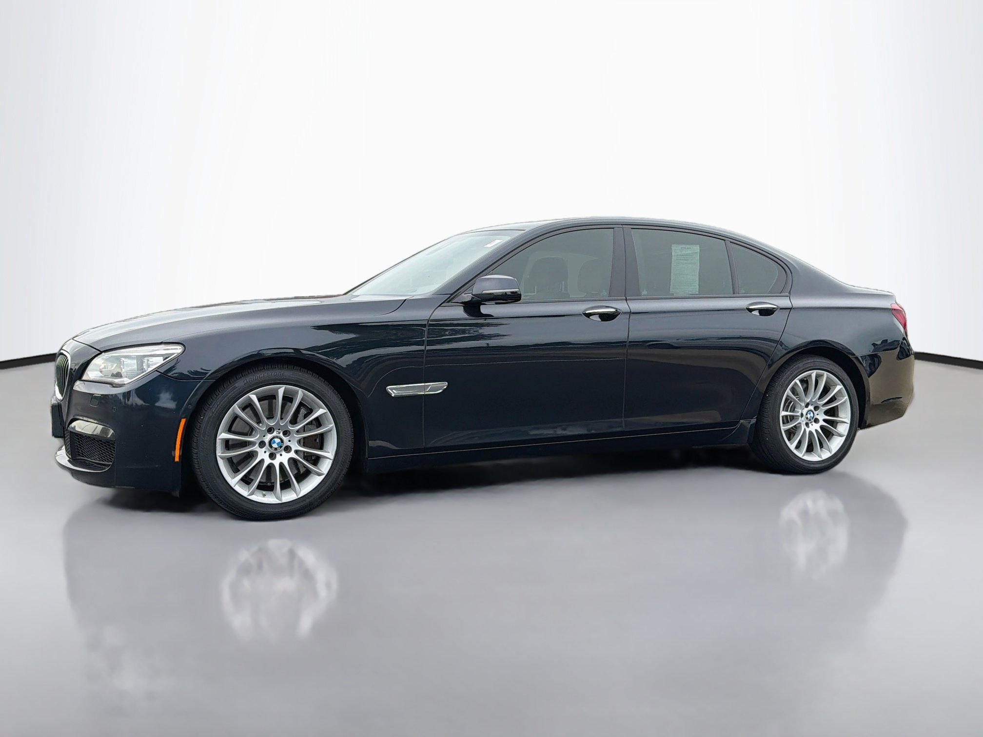 Used 2015 BMW 750i xDrive AWD/4WD image 3