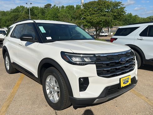 New 2026 Ford Explorer Active w/ Active Comfort Package RWD image 1
